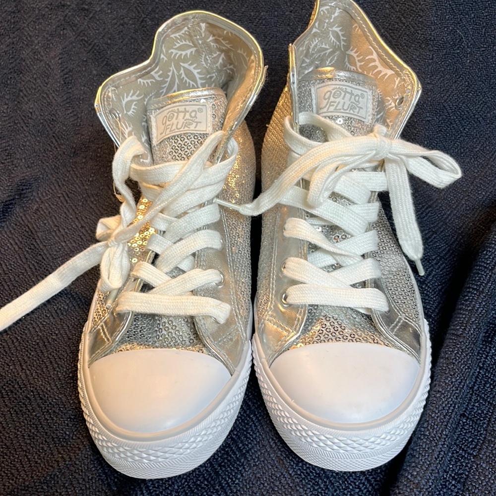 Women’s Gotta Flurt Silver Sequins High Top Sneakers.  New no tags.